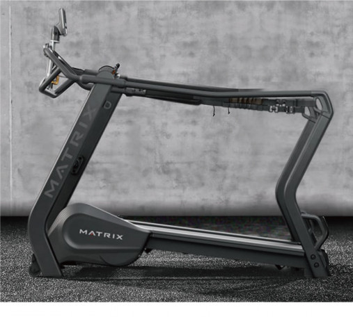 Беговой тренажер Matrix S-Drive с целевой консолью Power Беговой тренажер Matrix S-Drive с целевой консолью Power