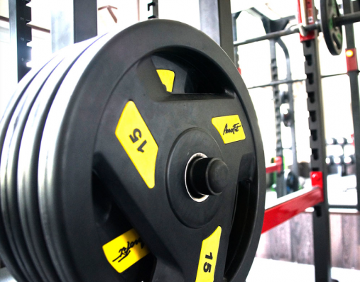 Набор 150 кг. черных олимпийских обрезиненных дисков AeroFit AFPLC 1.25-20KG с 3-мя хватами. Посадочное кольцо из нержавеющей стали, Ø 51,5 мм.