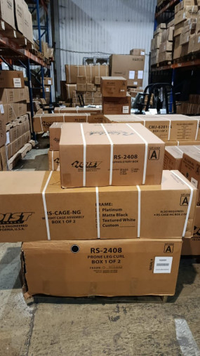 Сгибание ног лежа HOIST ROC-IT RS-2408 тренажер грузоблочный со стеком 81кг Сгибание ног лежа HOIST ROC-IT RS-2408 тренажер грузоблочный со стеком 81кг