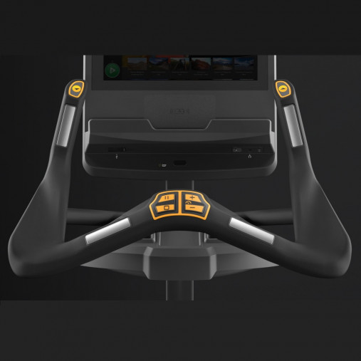 Вертикальный велотренажер Matrix Performance. Консоль Touch Вертикальный велотренажер Matrix Performance. Консоль Touch