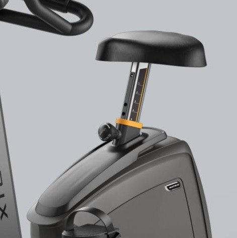 Вертикальный велотренажер Matrix Lifestyle. Консоль Touch Вертикальный велотренажер Matrix Lifestyle. Консоль Touch