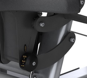 Регулировка сидения с газовой системой возврата Air Shock (только для Versa PLUS) Регулировка сидения с газовой системой возврата Air Shock (только для Versa PLUS)